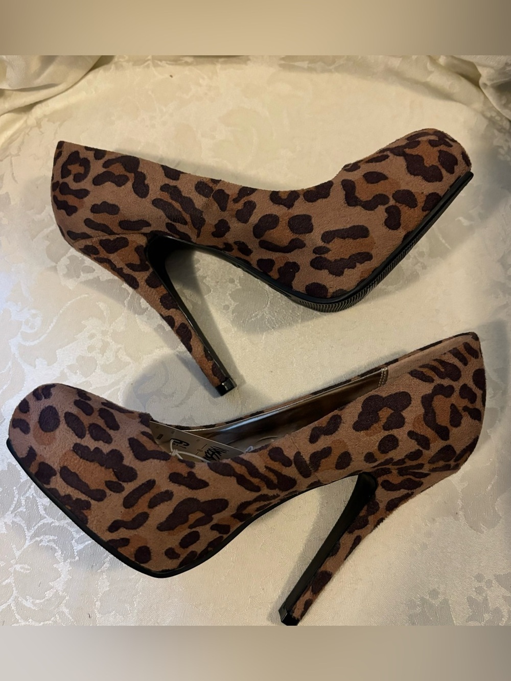 NWT Gorgeous Leopard Print Platform High Heels - Women
